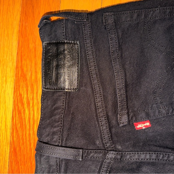 Women’s Levi Black Jeans - Picture 7 of 7